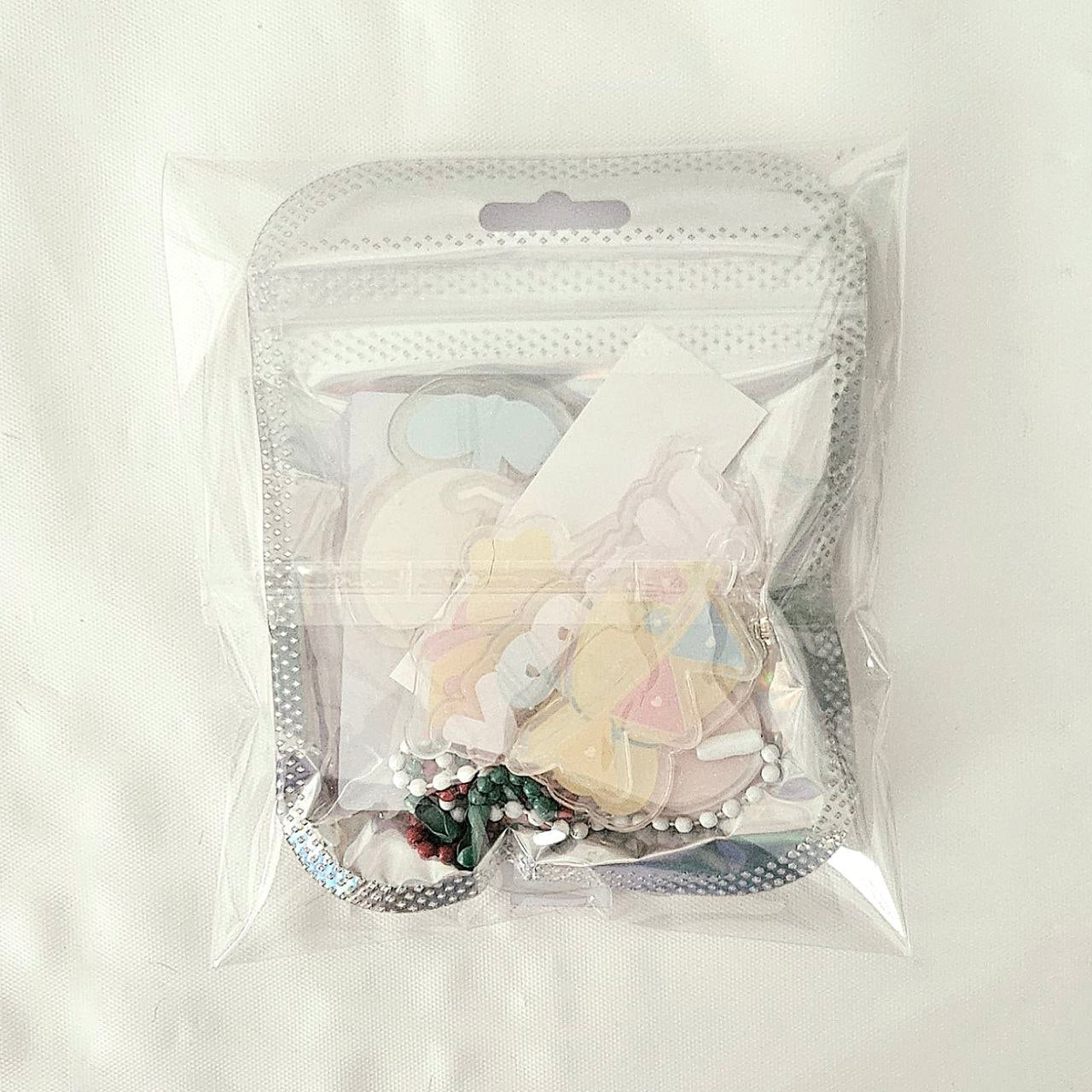 Photocard holder stand with accessories