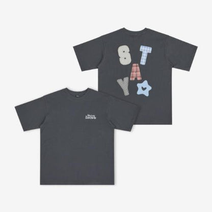 Stray Kids 6TH FANMEETING [STAY in Our Little House] (T-SHIRT)